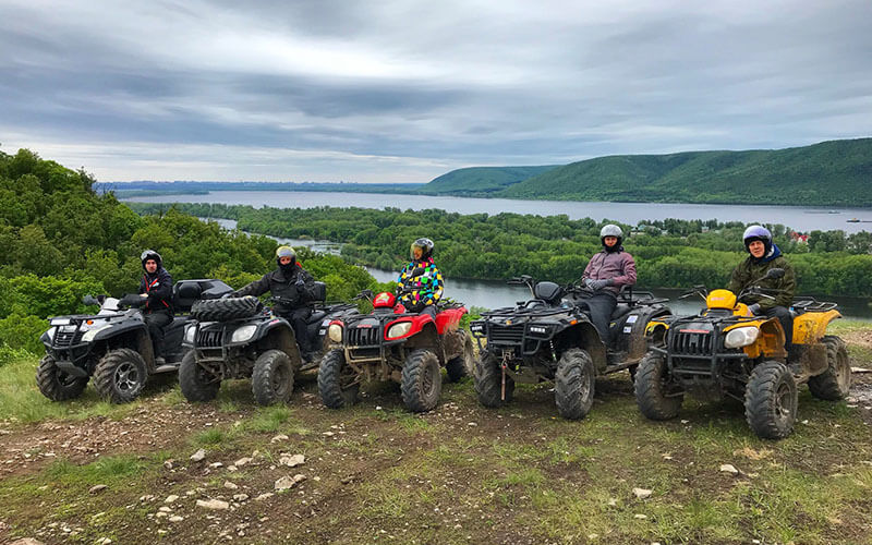 _0003_trip-on-atv-motorbike-on-mountains-lake-all-terrain-vehicle-tour-on-forest-with-friends_t20_vKkLpv